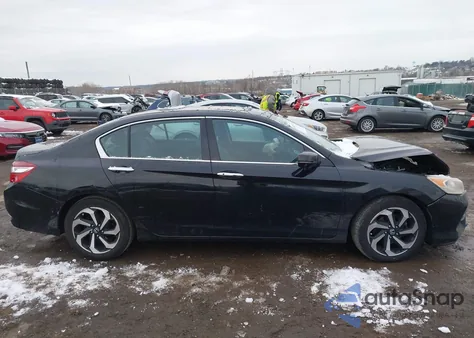 2016 Honda Accord Ex-L V-6 z USA, uszkodzony, nr VIN 1HGCR3F89GA002790